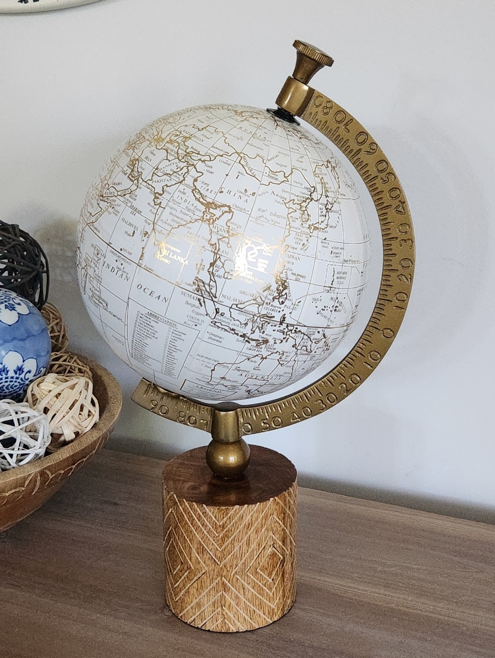 ​🌎 Elegant White & Gold Decorative Desktop Globe 15 Inches Tall Executive Look - Picture 12 of 16